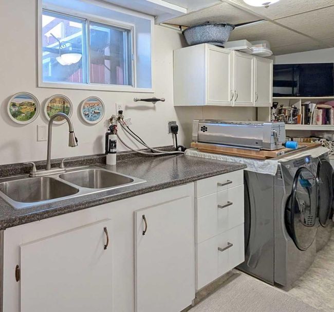 3503 Cedarille Drive Sw, House other with 5 bedrooms, 2 bathrooms and 2 parking in Calgary AB | Image 40