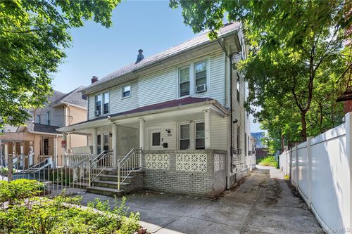 9216 173rd Street, New York, NY, 11433 | Card Image