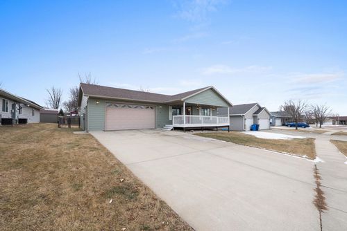 912 Pepper Ridge Rd, Dell Rapids, SD, 57022-1580 | Card Image