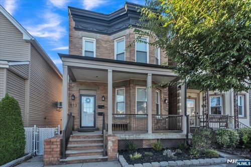 813 6th St, Secaucus, NJ, 07094-3311 | Card Image