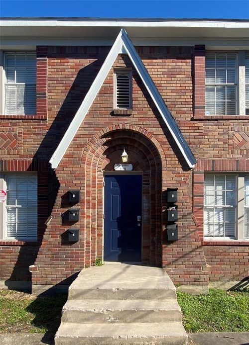 apt-2-15 Sidney St, Houston, TX, 77003-1954 | Card Image