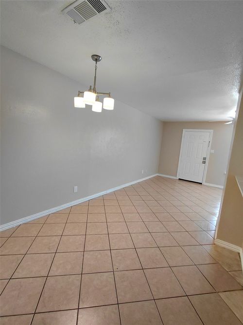 b-3900 Camelot St, Denton, TX, 76209-8091 | Card Image