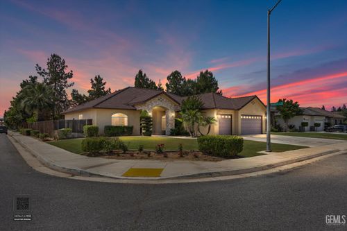 11001 Efada Drive, Bakersfield, CA, 93312 | Card Image