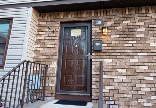 130 Highview Dr, Woodbridge, NJ, 07095-3907 | Card Image