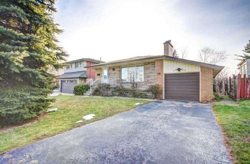 138 Rifle Range Rd, Hamilton, ON, L8S3B6 | Card Image
