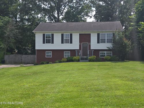 221 Stone St, Seymour, TN, 37865-5211 | Card Image