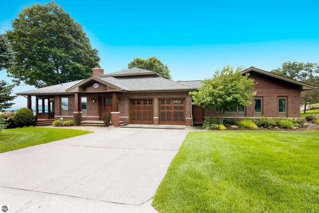 12305 3 Rd St, House other with 5 bedrooms, 4 bathrooms and null parking in Kewadin MI | Image 4