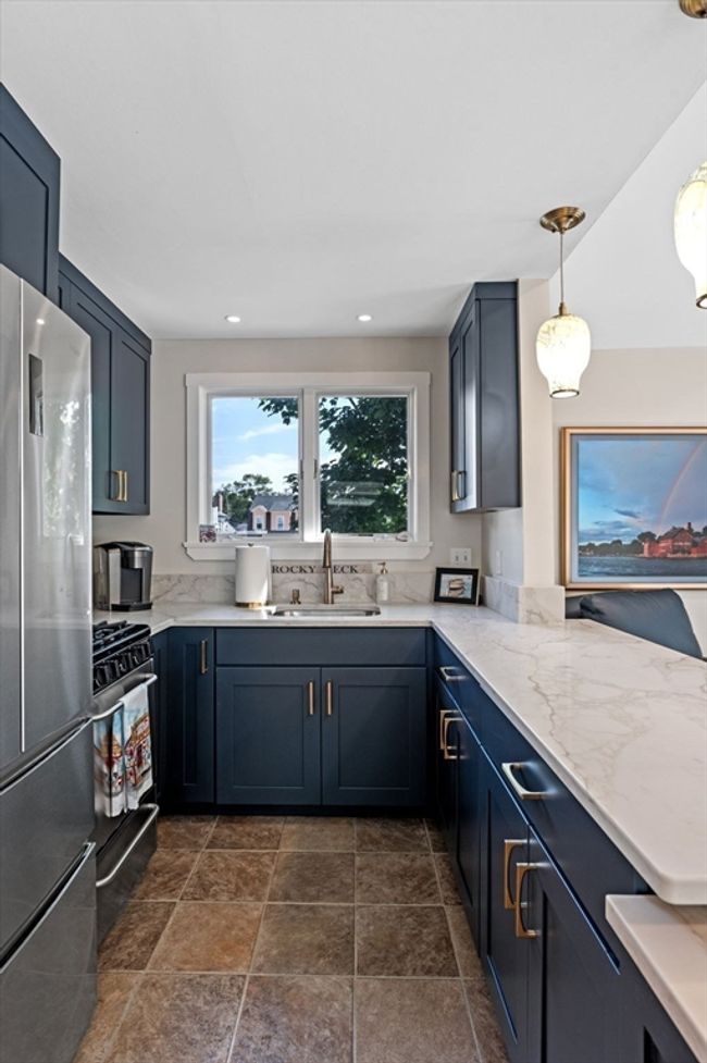APT-3 - 4 Fisherman Way, Condo with 2 bedrooms, 1 bathrooms and null parking in Gloucester MA | Image 9