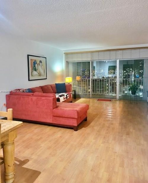1923-500 Bayview Dr, Sunny Isles Beach, FL, 33160-4779 | Card Image