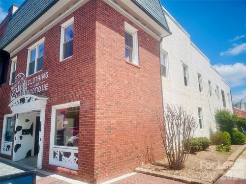 103 N College Ave, Newton, NC, 28658-3236 | Card Image