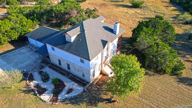 34970 AND 34900 Smithson Valley Rd, House other with 3 bedrooms, 4 bathrooms and null parking in Bulverde TX | Image 11