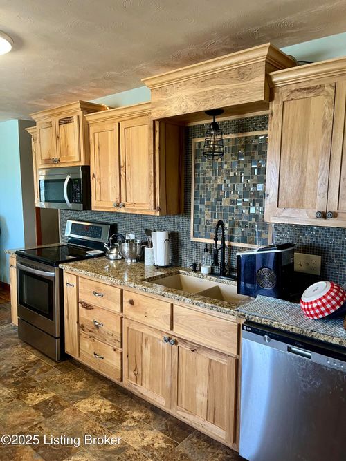 10876 Sonora Hardin Springs Rd, Eastview, KY, 42732-9770 | Card Image