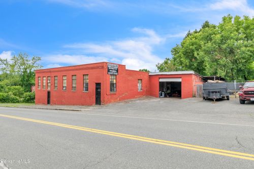 260 Columbus Ave, Pittsfield, MA, 01201-5004 | Card Image