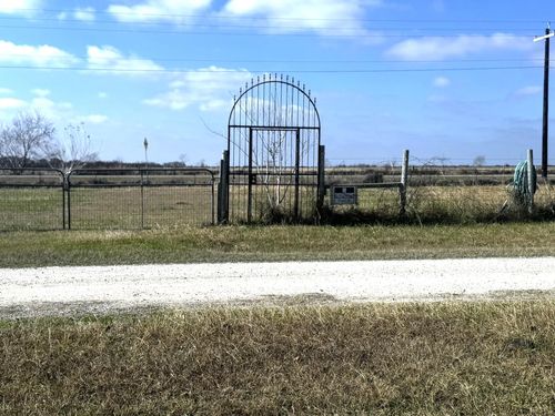 303 Pinafore Ct, Palacios, TX, 77465 | Card Image