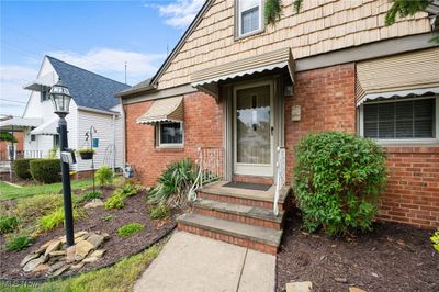 8910 Ansonia Avenue, House other with 3 bedrooms, 2 bathrooms and null parking in Brooklyn OH | Image 3