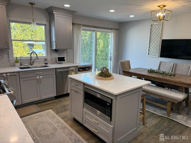 333 Harris Ave, House other with 3 bedrooms, 2 bathrooms and null parking in Middlesex NJ | Image 9