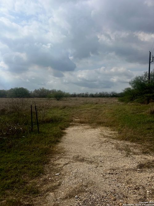 500 S Nixon Ave, Nixon, TX, 78140 | Card Image