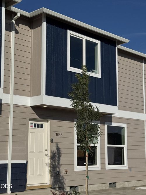 7887-7883 Houston Loop, White City, OR, 97503-1374 | Card Image