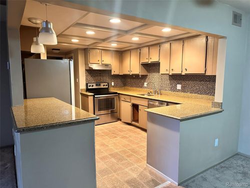 8616 Community Blvd, Warren, MI, 48093-6707 | Card Image