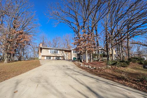 1612 Parkwood Dr, Moberly, MO, 65270-3235 | Card Image