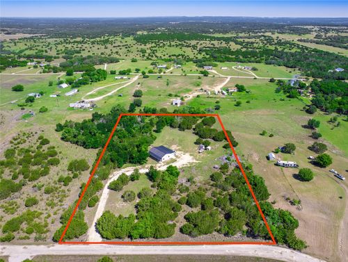 411 Avila Ln, Briggs, TX, 78608-1070 | Card Image