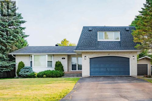 117 Plaintree Dr, Sault Ste. Marie, ON, P6B5G9 | Card Image