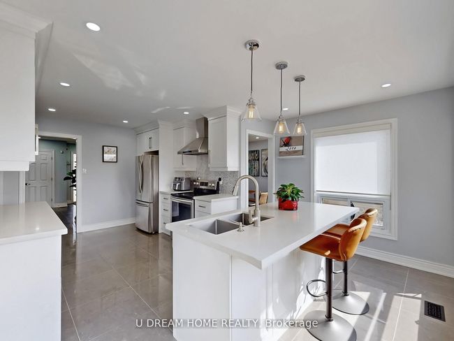 84 Autumn Way, House other with 4 bedrooms, 4 bathrooms and 4 parking in Aurora ON | Image 9