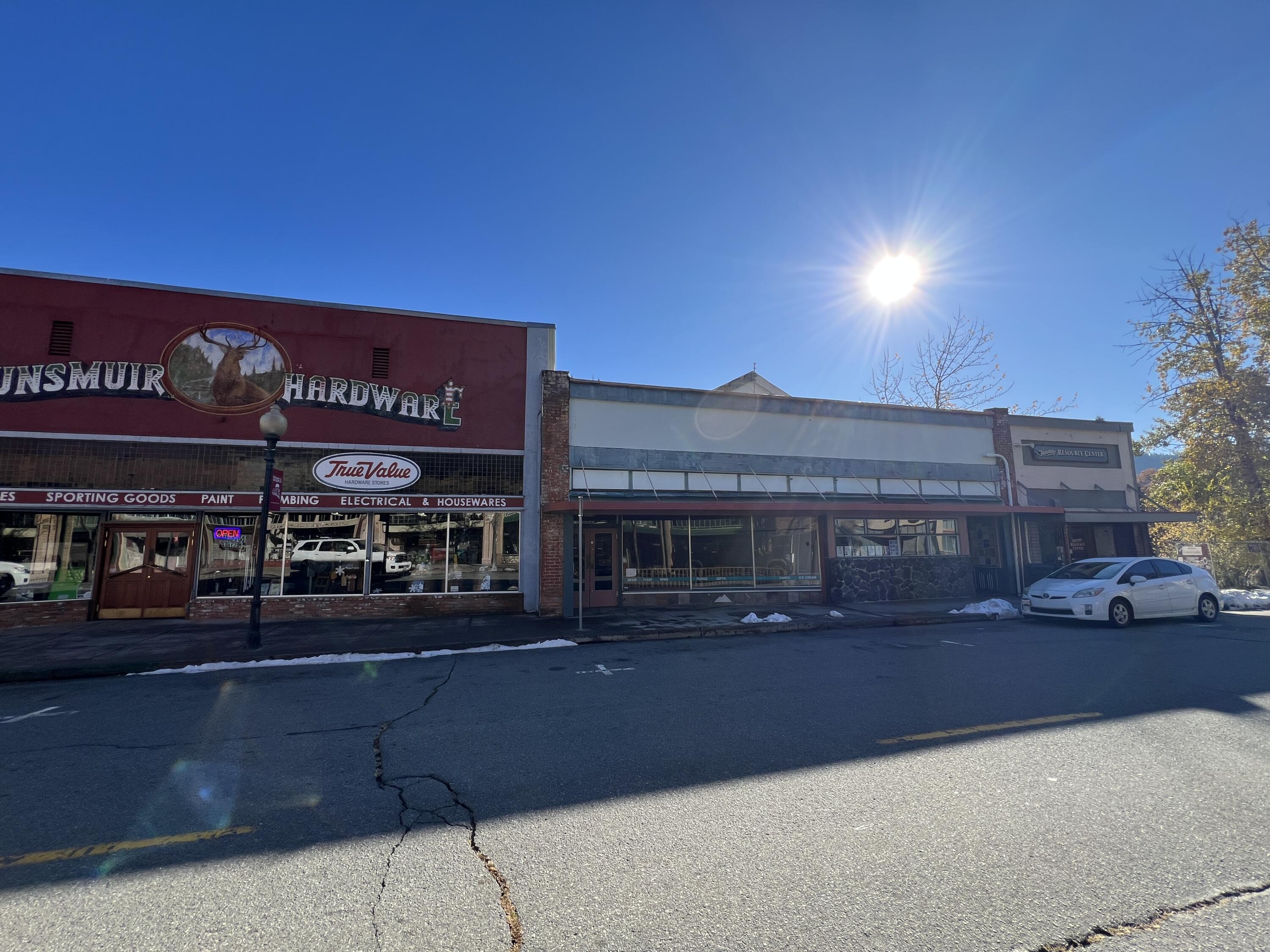 Commercial Sale in Dunsmuir 2