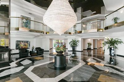 The Cristelle Lobby | Image 2