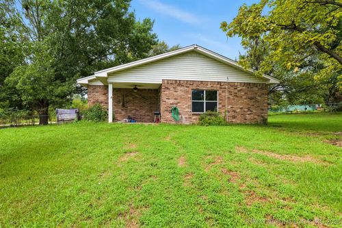 305 W E Ave, Milburn, OK, 73450-1107 | Card Image