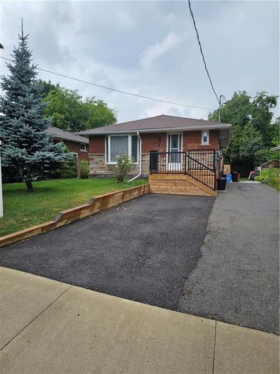 242 W 18 Th St, Home with 5 bedrooms, 0 bathrooms and 3 parking in Hamilton ON | Image 2