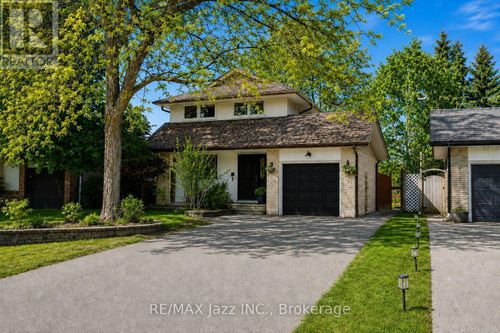 304 Annes St, Whitby, ON, L1N5V6 | Card Image