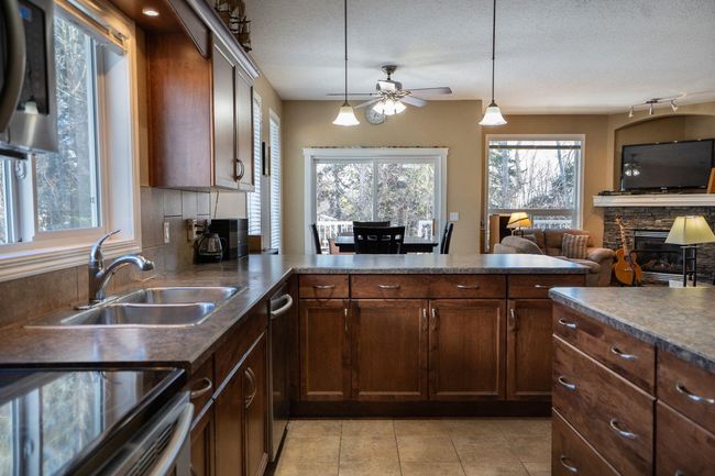 42 Falcon Drive, House other with 5 bedrooms, 3 bathrooms and 12 parking in New Sarepta AB | Image 8
