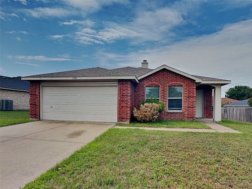5709 Addington Dr, Fort Worth, TX, 76135-1466 | Card Image
