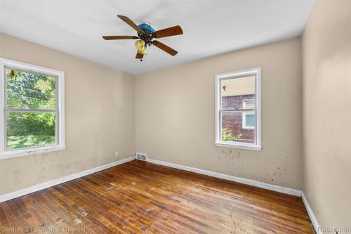 11035 Worden St, Detroit, MI, 48224-4127 | Card Image