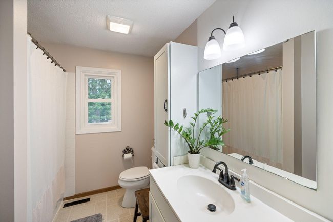 Bathroom | Image 14