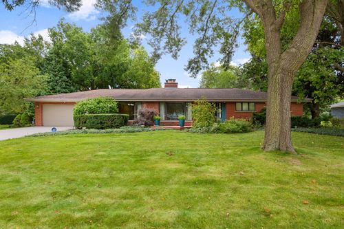 2327 S Circle Dr, Palatine, IL, 60067-7747 | Card Image
