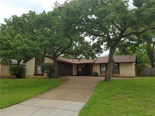2724 Buffalo Dr, Arlington, TX, 76013-1212 | Card Image