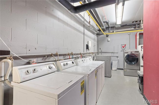 APT-10B - 900 S Hanley Rd, Condo with 2 bedrooms, 2 bathrooms and 1 parking in Clayton MO | Image 23