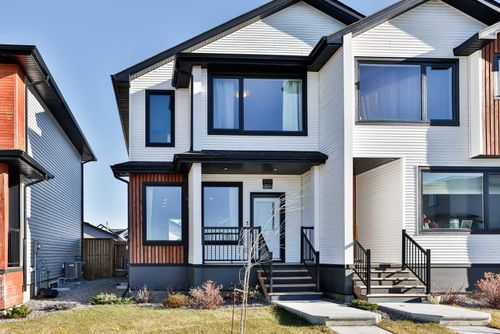 3009 46 St S, Lethbridge, AB, T1K8J8 | Card Image