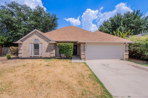2972 Timber Creek Trl, Fort Worth, TX, 76118-7323 | Card Image