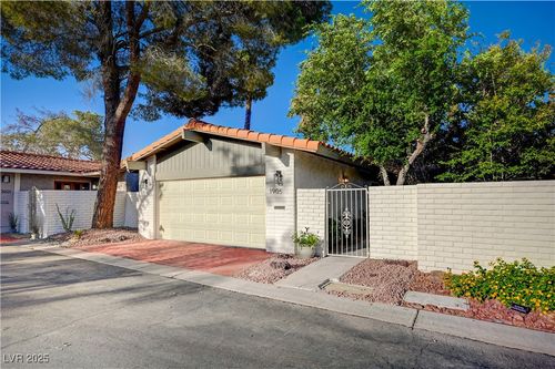 1905 Plaza Del Padre, Las Vegas, NV, 89102-3980 | Card Image