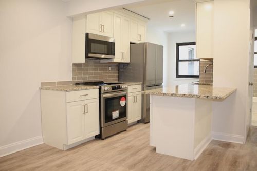 apt-4c-60 White Oak St, New Rochelle, NY, 10801-1743 | Card Image