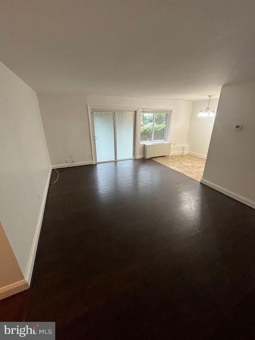 106-5601 Parker House Ter, HYATTSVILLE, MD, 20782-2242 | Card Image