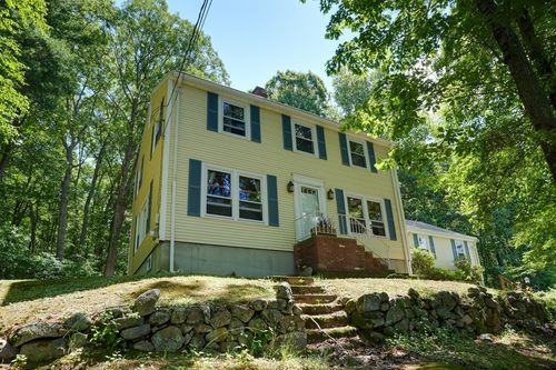 35 Downey, Hopkinton, MA, 01520 | Card Image
