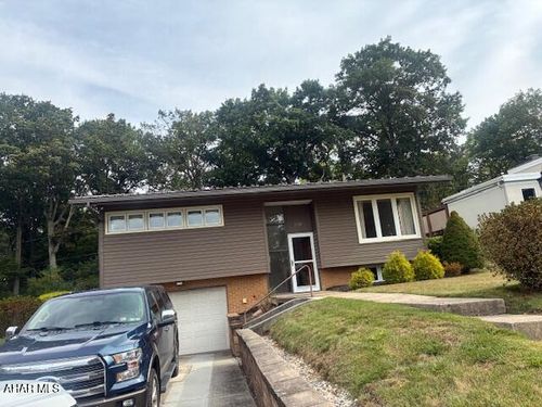 516 49th St, Altoona, PA, 16602-1418 | Card Image