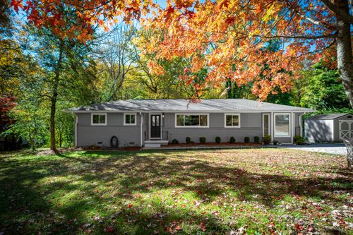 710 Danbury Dr, Signal Mountain, TN, 37377-2624 | Card Image