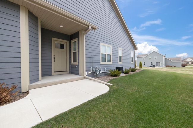 636 Lambert Ct, Condo with 2 bedrooms, 2 bathrooms and null parking in Slinger WI | Image 25