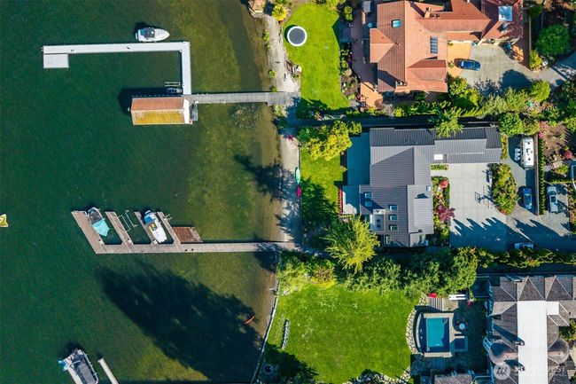 8620 N Mercer Way, House other with 5 bedrooms, 5 bathrooms and 3 parking in Mercer Island WA | Image 37