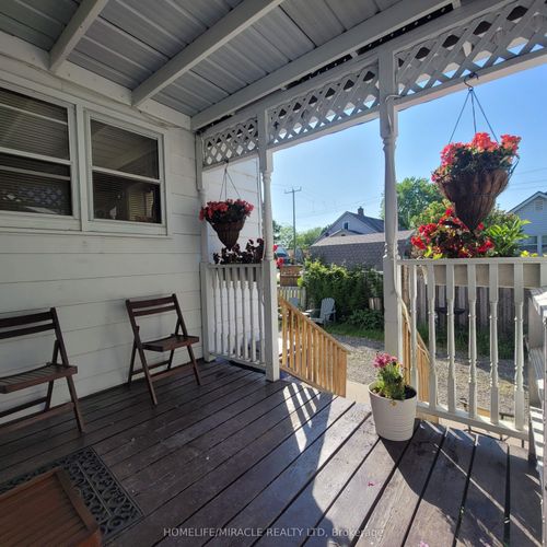 207-209 Inshes Ave, Chatham, ON, N7M2Z5 | Card Image